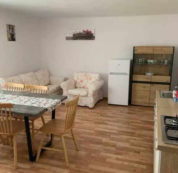 Apartmans Zbytiny 21