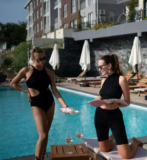 Bayview Hills Luxury Residences