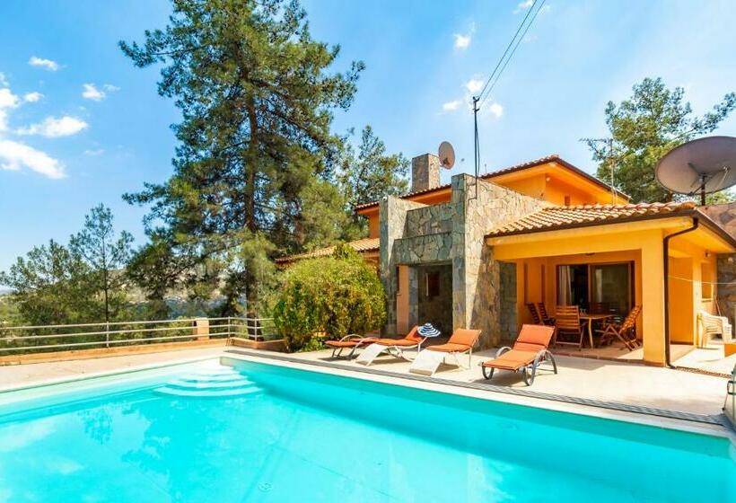 Villa Hillcrest Panorama By Ezoria Villas