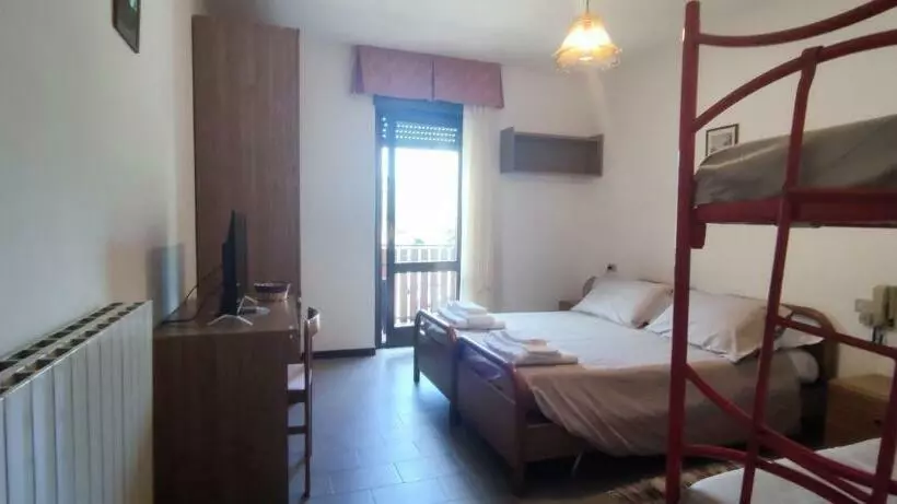 Hotelli Albergo Meublé Aurora