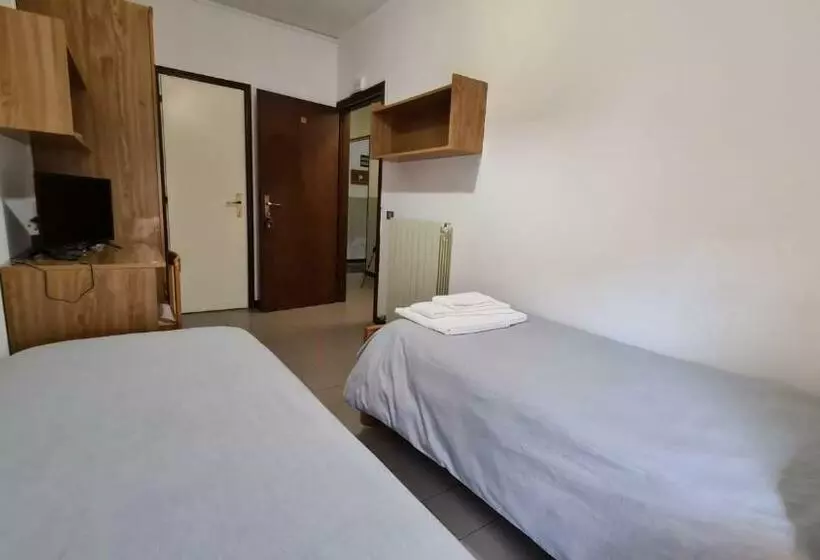 Hotelli Albergo Meublé Aurora