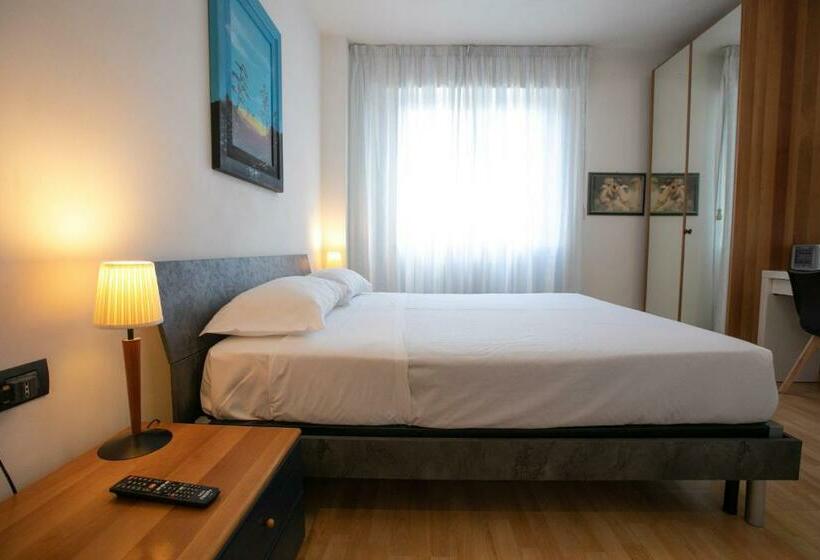 بنسيون Mirea S Rooms