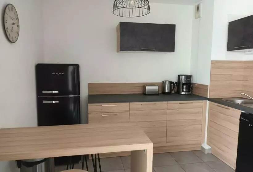 Superbe Appartement Et Parking Proche Du Centre Du Monde