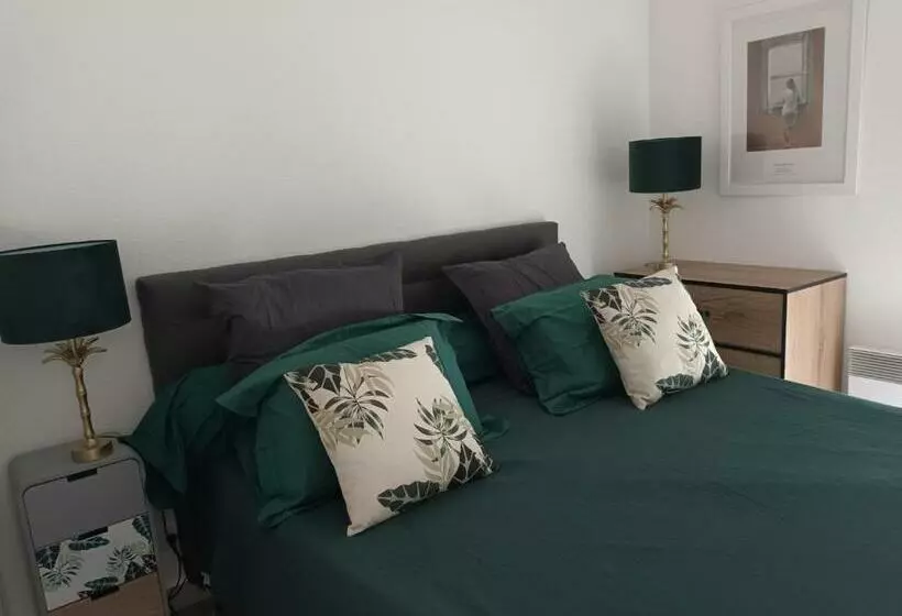 Superbe Appartement Et Parking Proche Du Centre Du Monde