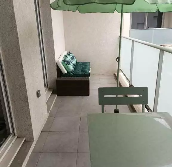 Superbe Appartement Et Parking Proche Du Centre Du Monde