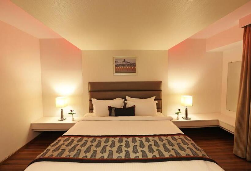 هتل Golden Tulip Jaipur