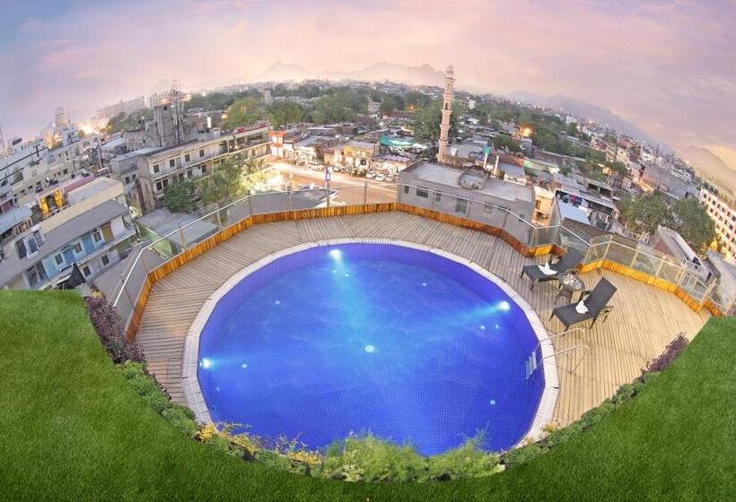 هتل Golden Tulip Jaipur