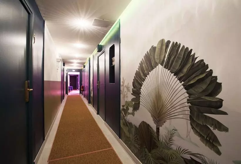 Отель Mademoiselle