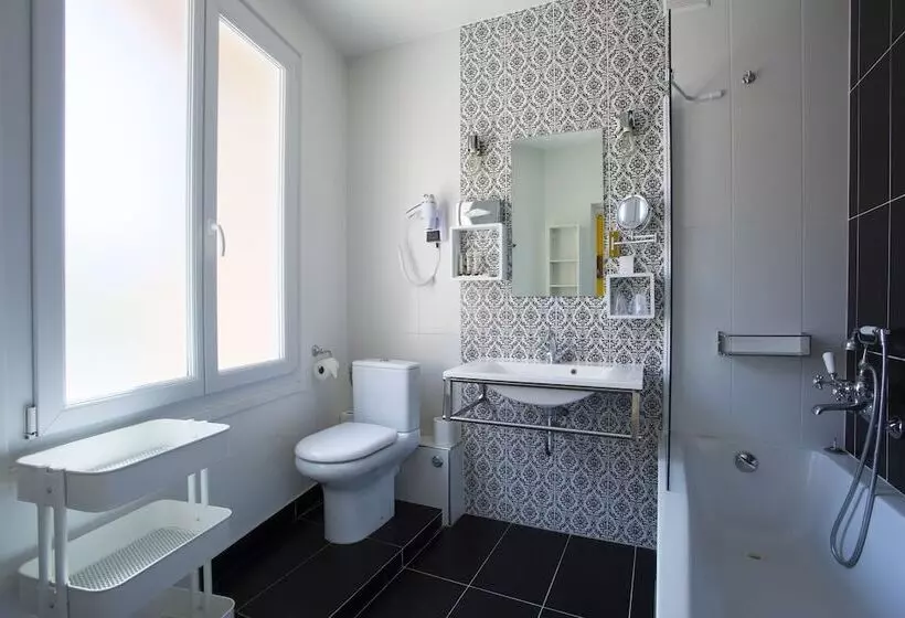 Отель Mademoiselle