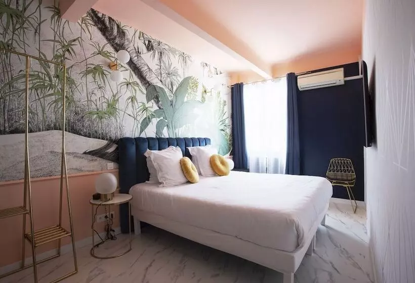 Отель Mademoiselle