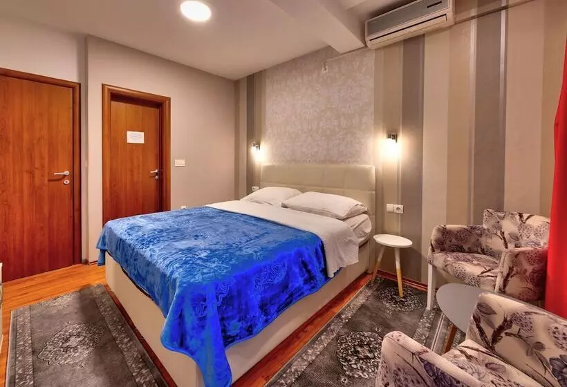 هتل Pansion Villa Nur