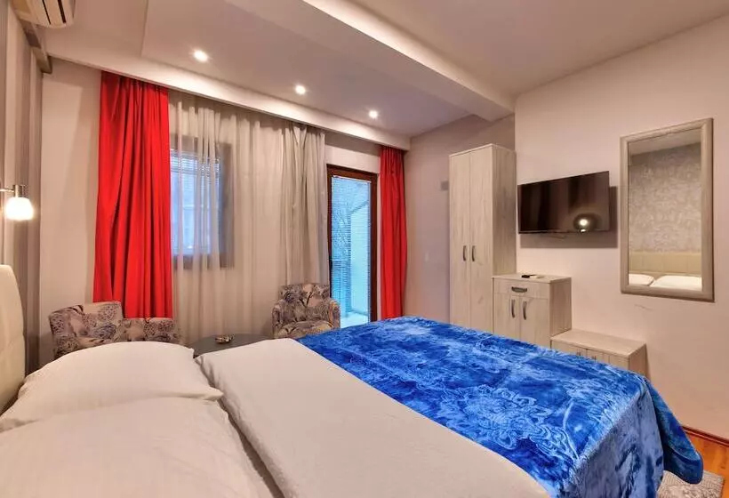 هتل Pansion Villa Nur