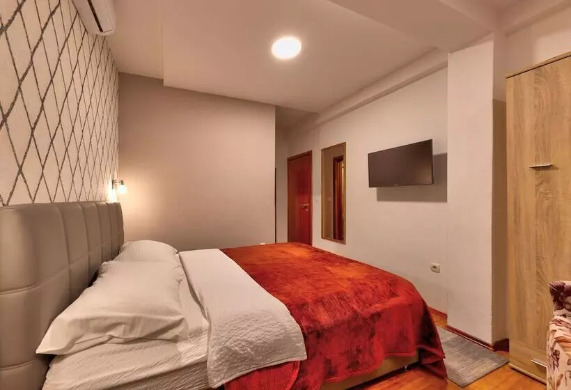 هتل Pansion Villa Nur