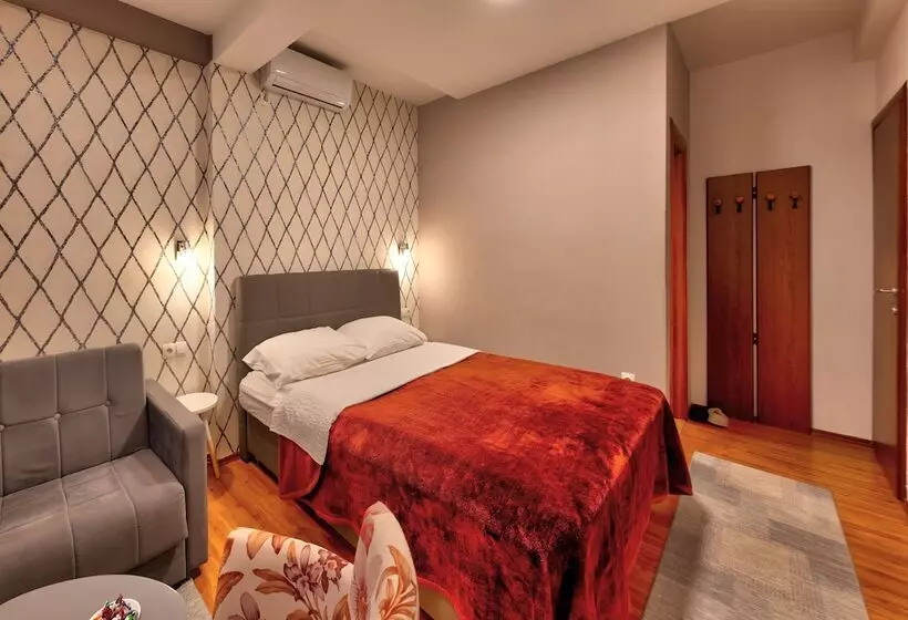 هتل Pansion Villa Nur