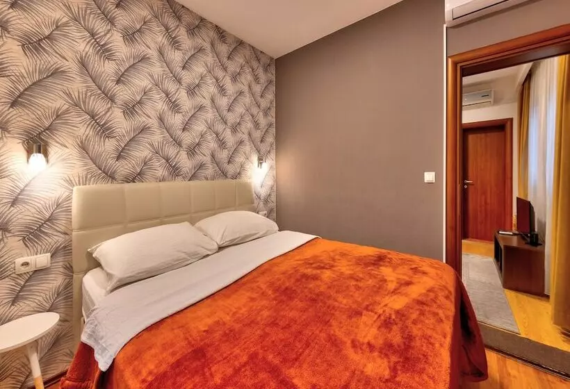 هتل Pansion Villa Nur