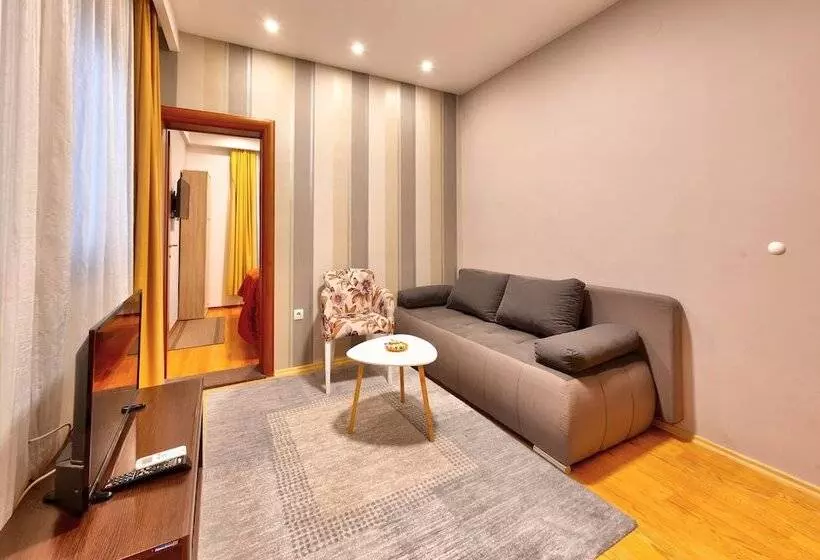 هتل Pansion Villa Nur