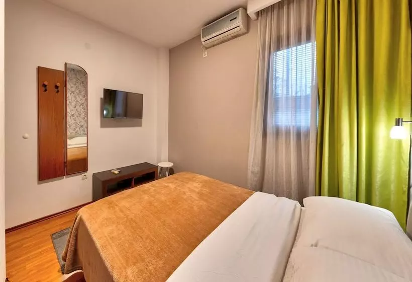 هتل Pansion Villa Nur