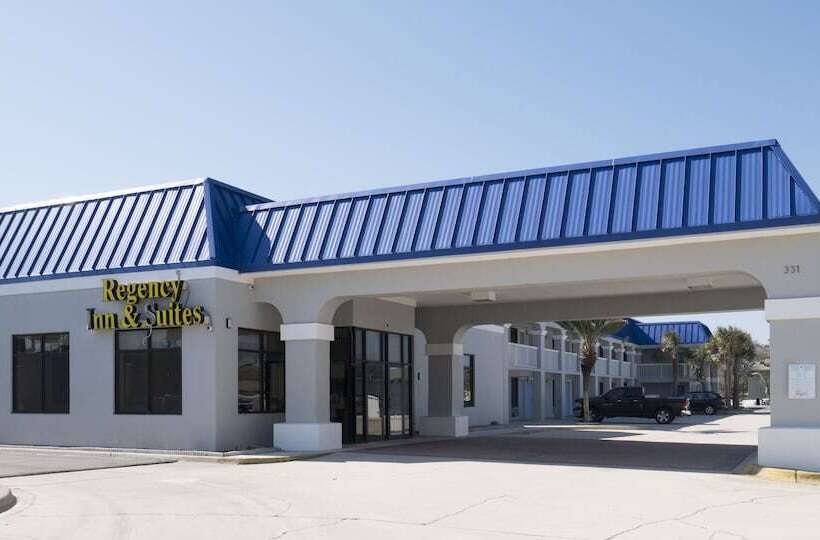 בית מלון כפרי Regency Inn & Suites Saint Augustine