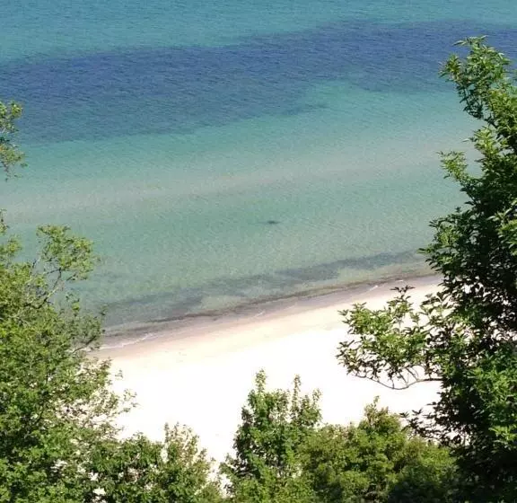 בית מלון כפרי & Restaurant Zum Kap Arkona