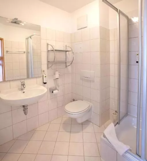 בית מלון כפרי & Restaurant Zum Kap Arkona