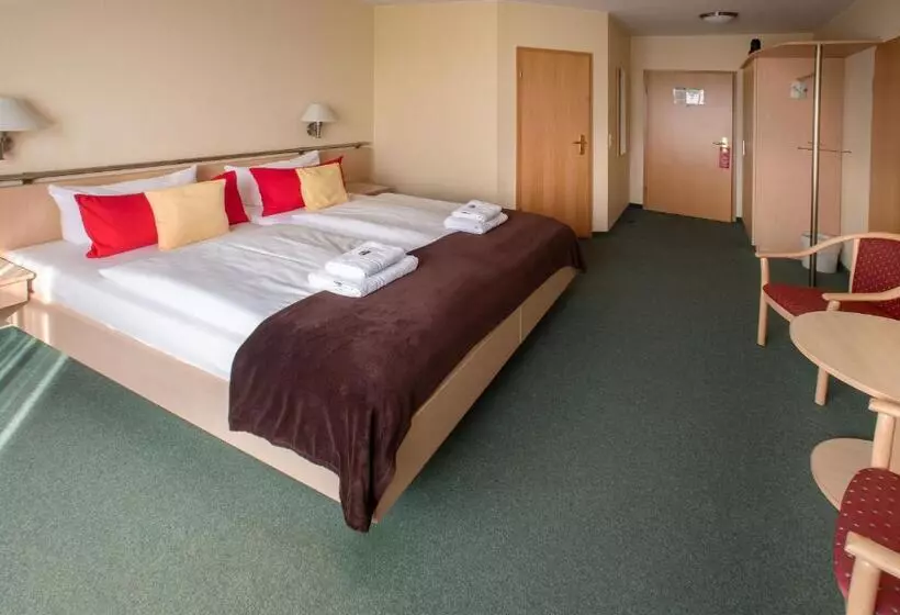 בית מלון כפרי & Restaurant Zum Kap Arkona