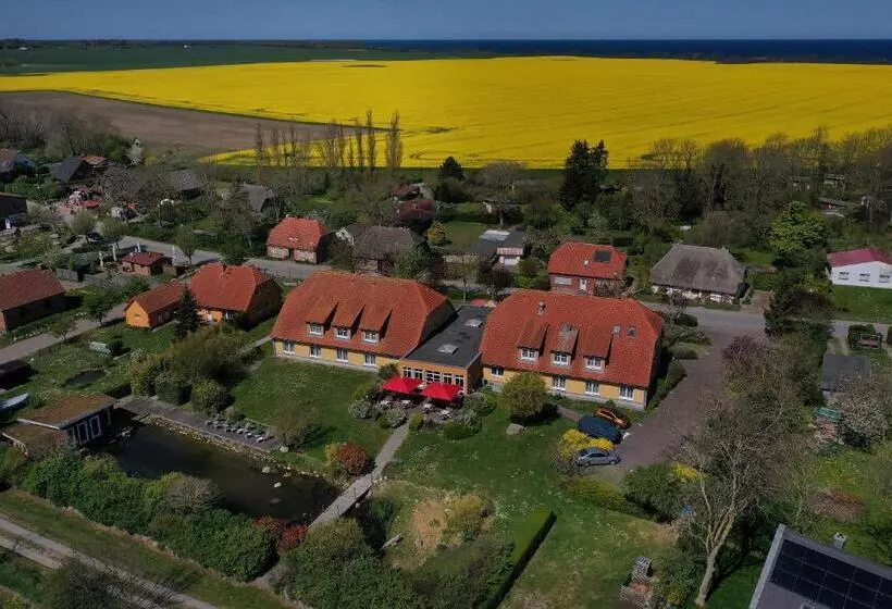 בית מלון כפרי & Restaurant Zum Kap Arkona