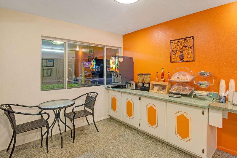 فندق على الطريق Rodeway Inn Albuquerque Downtown On Rt 66