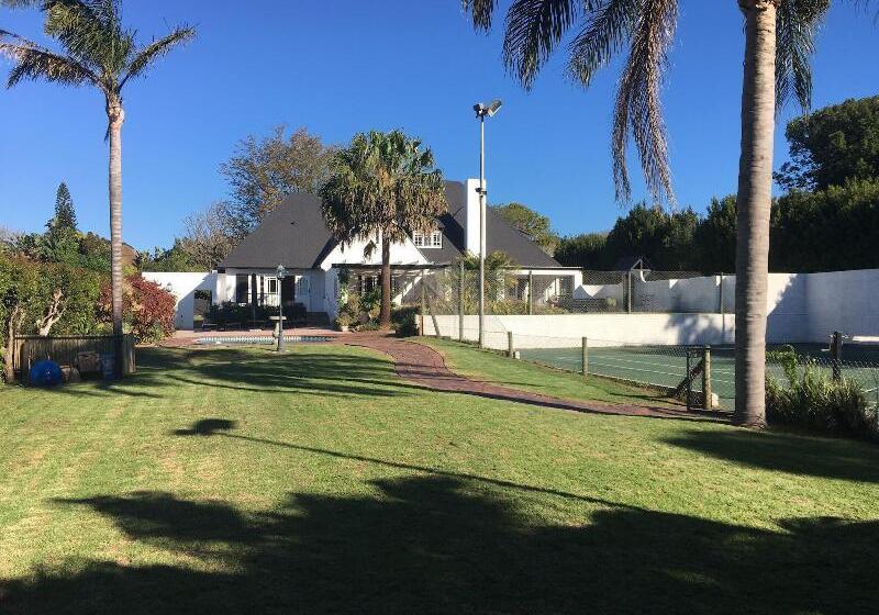 Pensió Forest Hall Guest House