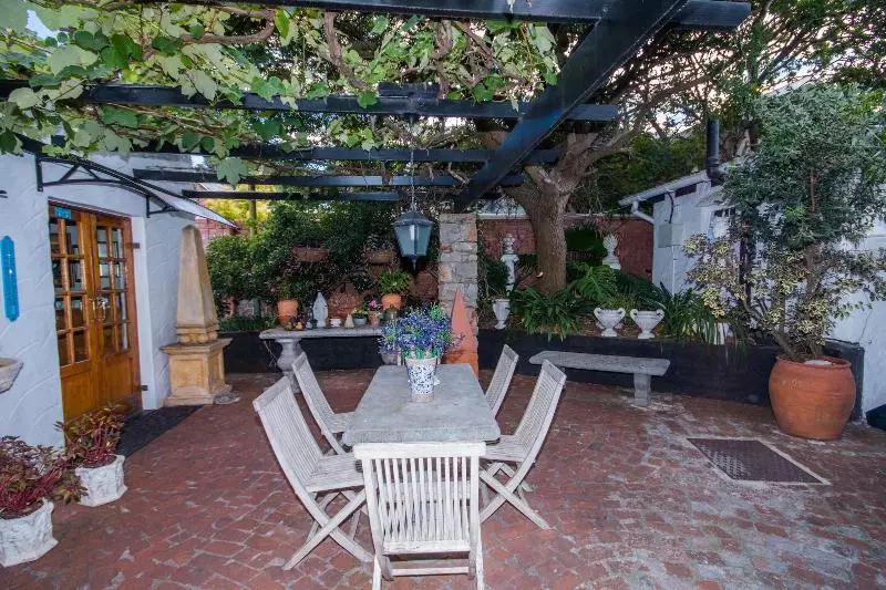 Panzió Forest Hall Guest House