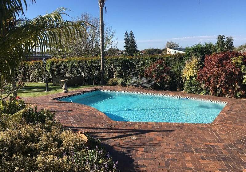 Pensió Forest Hall Guest House