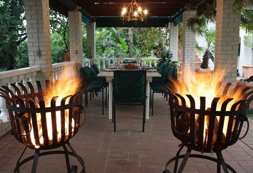 Пансион Northcliff Manor Guest House