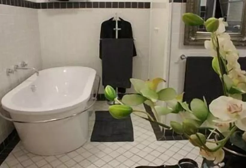 Пансион Northcliff Manor Guest House