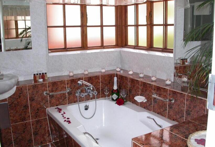 بنسيون Touraco Guesthouse