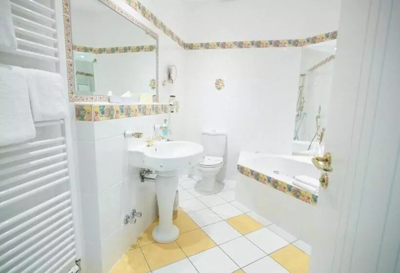 Ressmann`s Residence