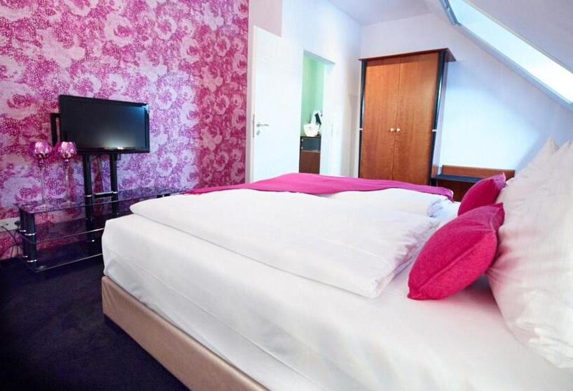 Ressmann`s Residence