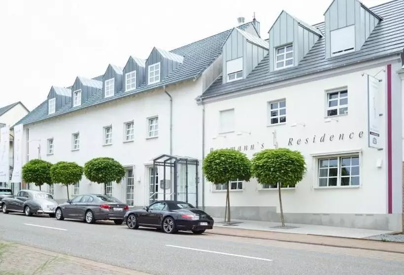 Ressmann`s Residence