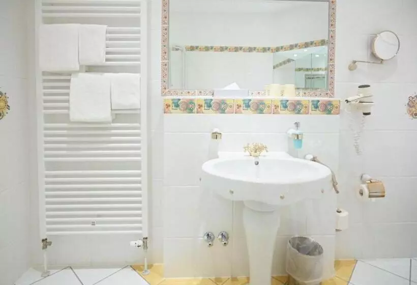 Ressmann`s Residence