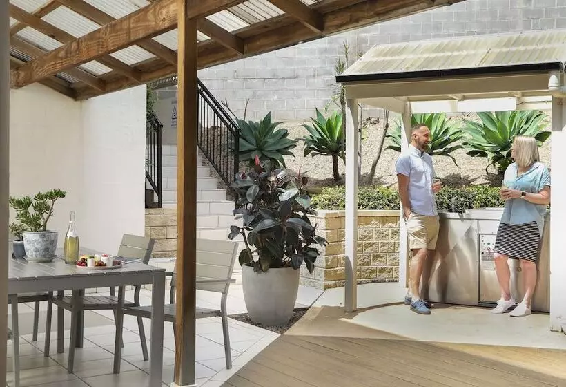 Terrigal Sails Serviced Apartments