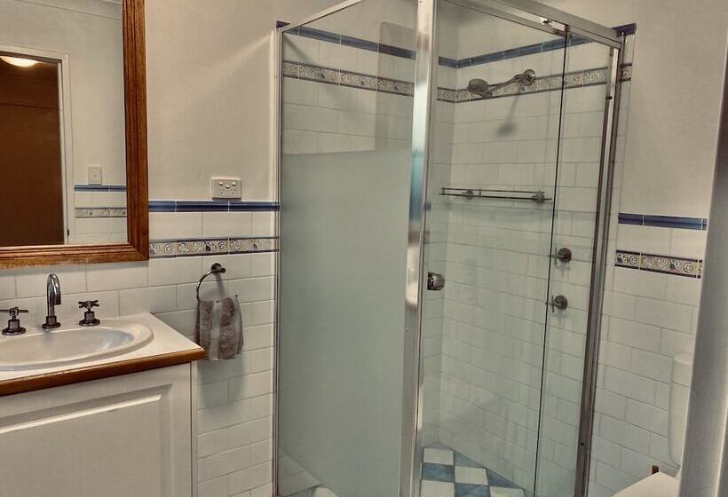 Terrigal Sails Serviced Apartments