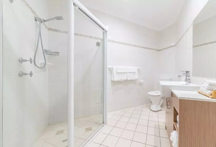 Terrigal Sails Serviced Apartments