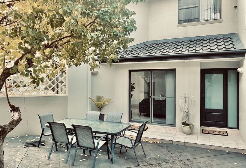 Terrigal Sails Serviced Apartments