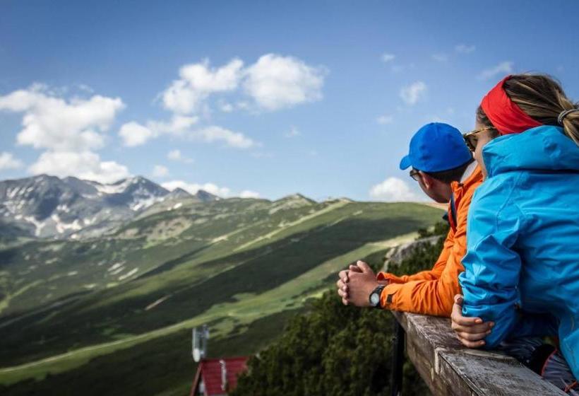 Tes Flora Apartments