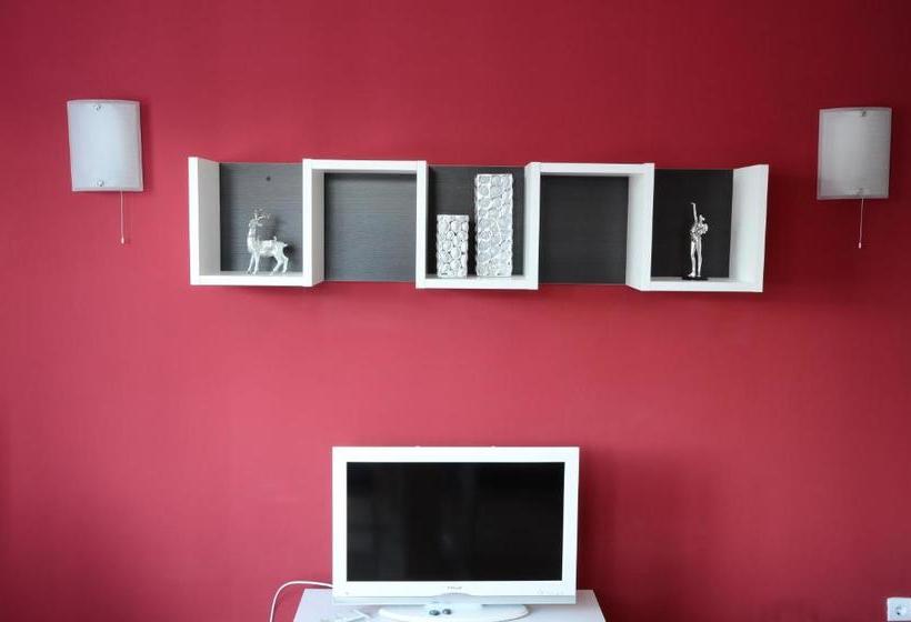 Tes Flora Apartments