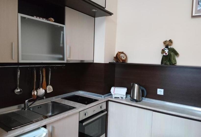 Tes Flora Apartments