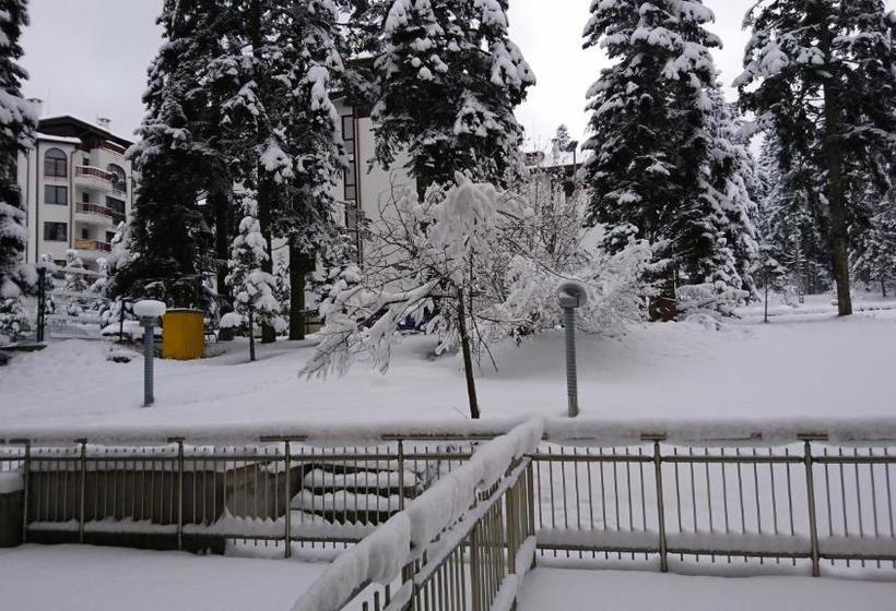 Tes Flora Apartments