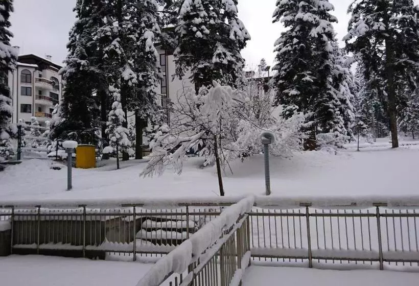 Tes Flora Apartments