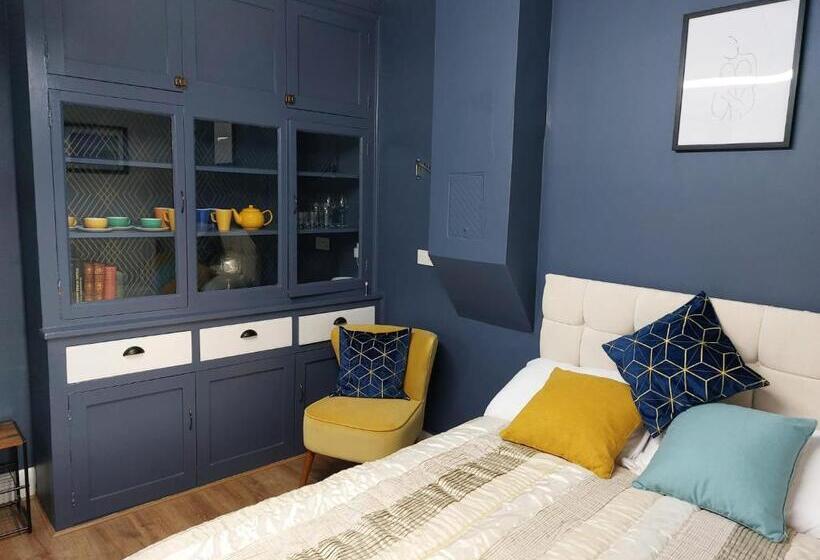 پانسیون Spacious Self Contained Accommodation 135 Cantebury Road