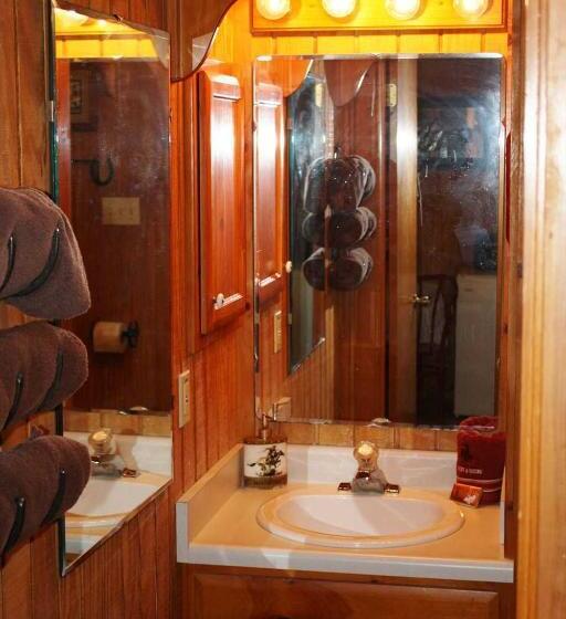 مبيت وإفطار Double U Barr Ranch   Cowboy Cabin