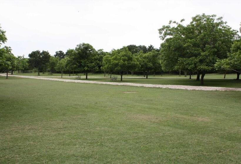 مبيت وإفطار Double U Barr Ranch   Cowboy Cabin