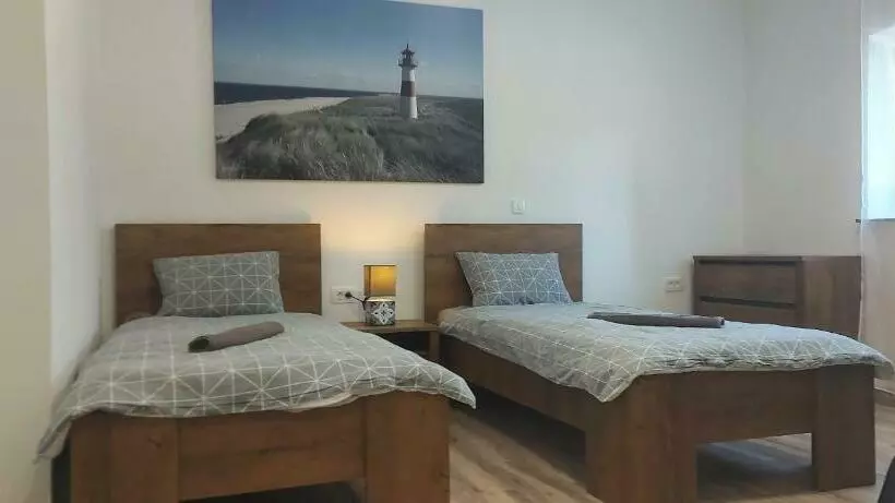 تختخواب و صبحانه Hostel Postaja